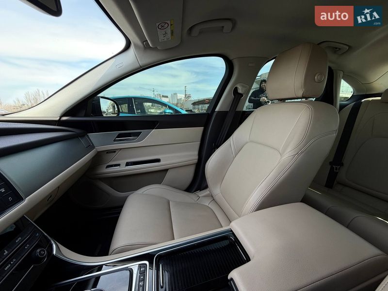 Седан Jaguar XF 2016 в Кривом Роге фото 77 Седан Jaguar XF 2016 в Кривом Роге