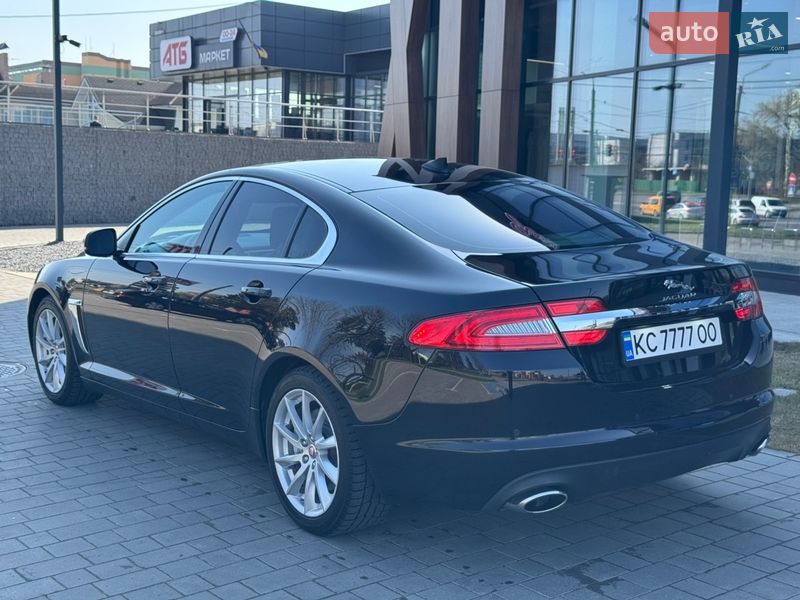 Седан Jaguar XF 2014 в Луцке