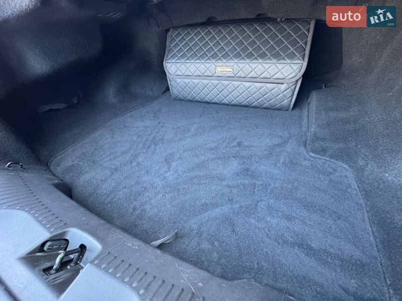 Седан Jaguar XF 2014 в Луцке