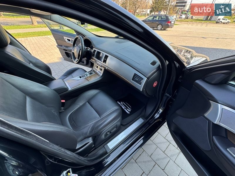 Седан Jaguar XF 2014 в Луцке
