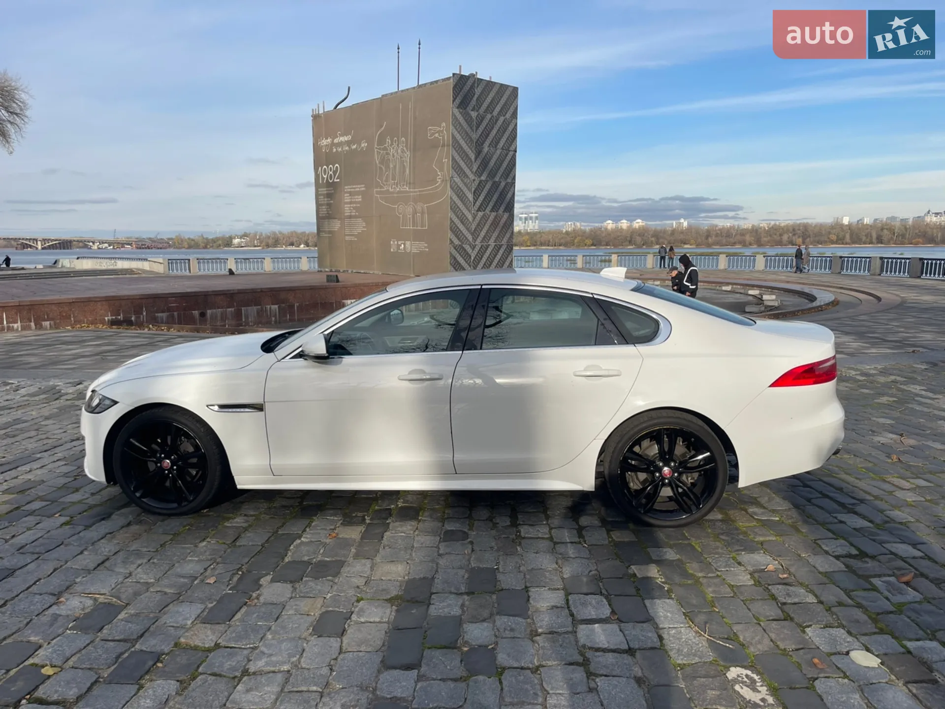 2017 Jaguar XF - мініатюра 6