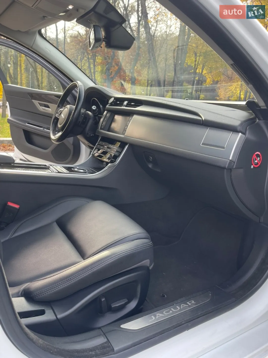 2017 Jaguar XF - мініатюра 48