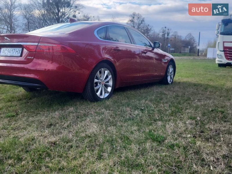 Седан Jaguar XF 2016 в Києві