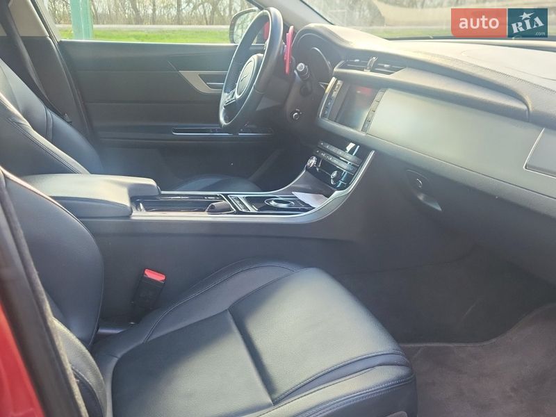 Седан Jaguar XF 2016 в Києві