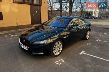 Седан Jaguar XF 2016 в Киеве
