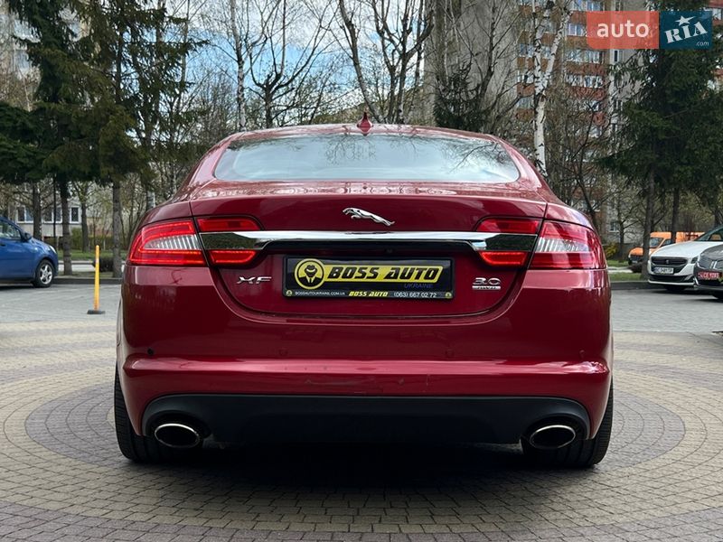Седан Jaguar XF 2013 в Львові