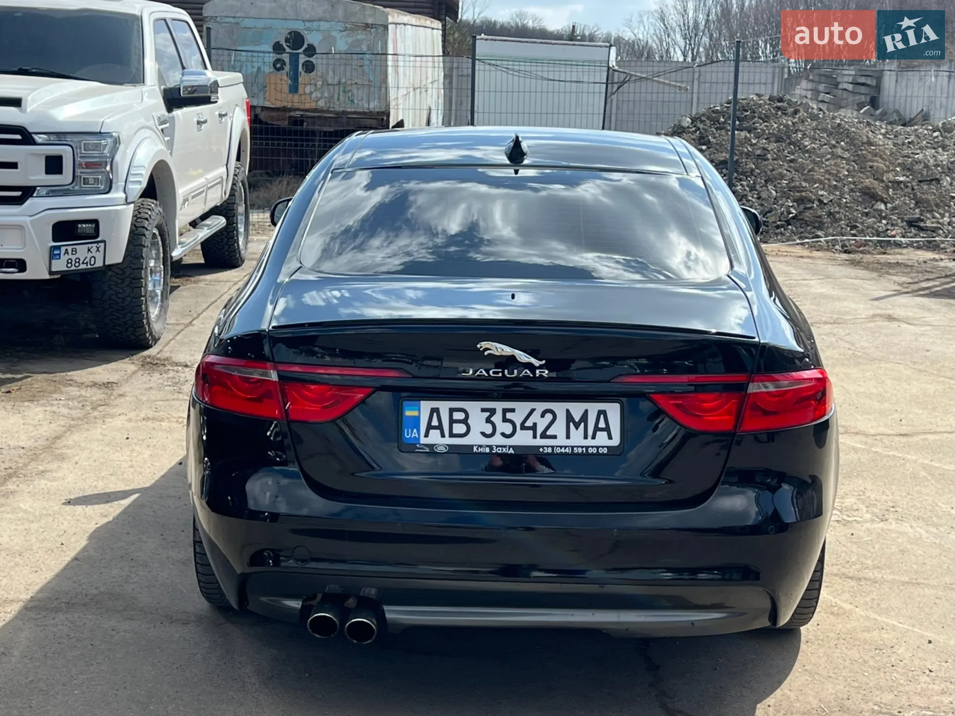 2016 Jaguar XF - мініатюра 3
