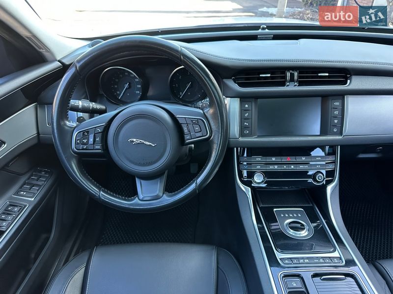 Седан Jaguar XF 2016 в Киеве фото 31 Седан Jaguar XF 2016 в Киеве