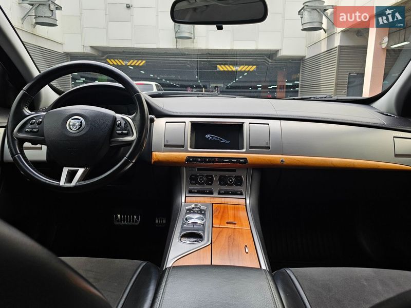 Седан Jaguar XF 2012 в Киеве фото 26 Седан Jaguar XF 2012 в Киеве