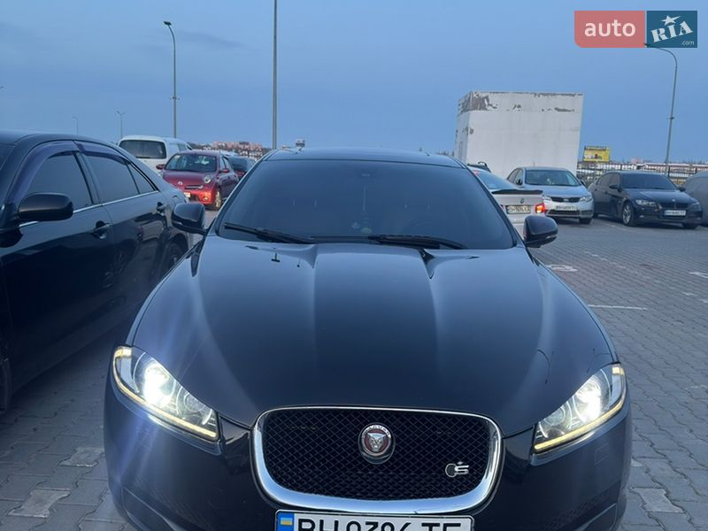 Седан Jaguar XF 2015 в Одесі