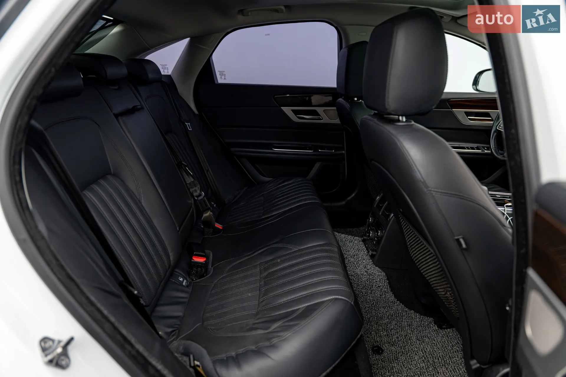 2016 Jaguar XF - мініатюра 22