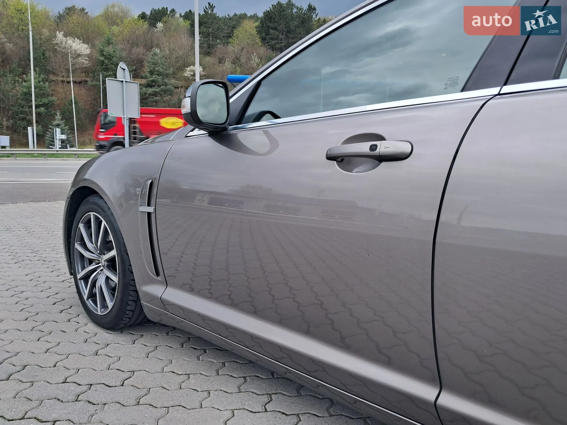 2010 Jaguar XF - мініатюра 32