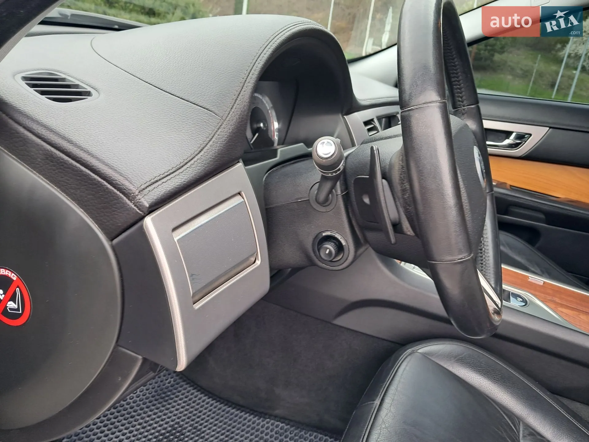 2010 Jaguar XF - мініатюра 69