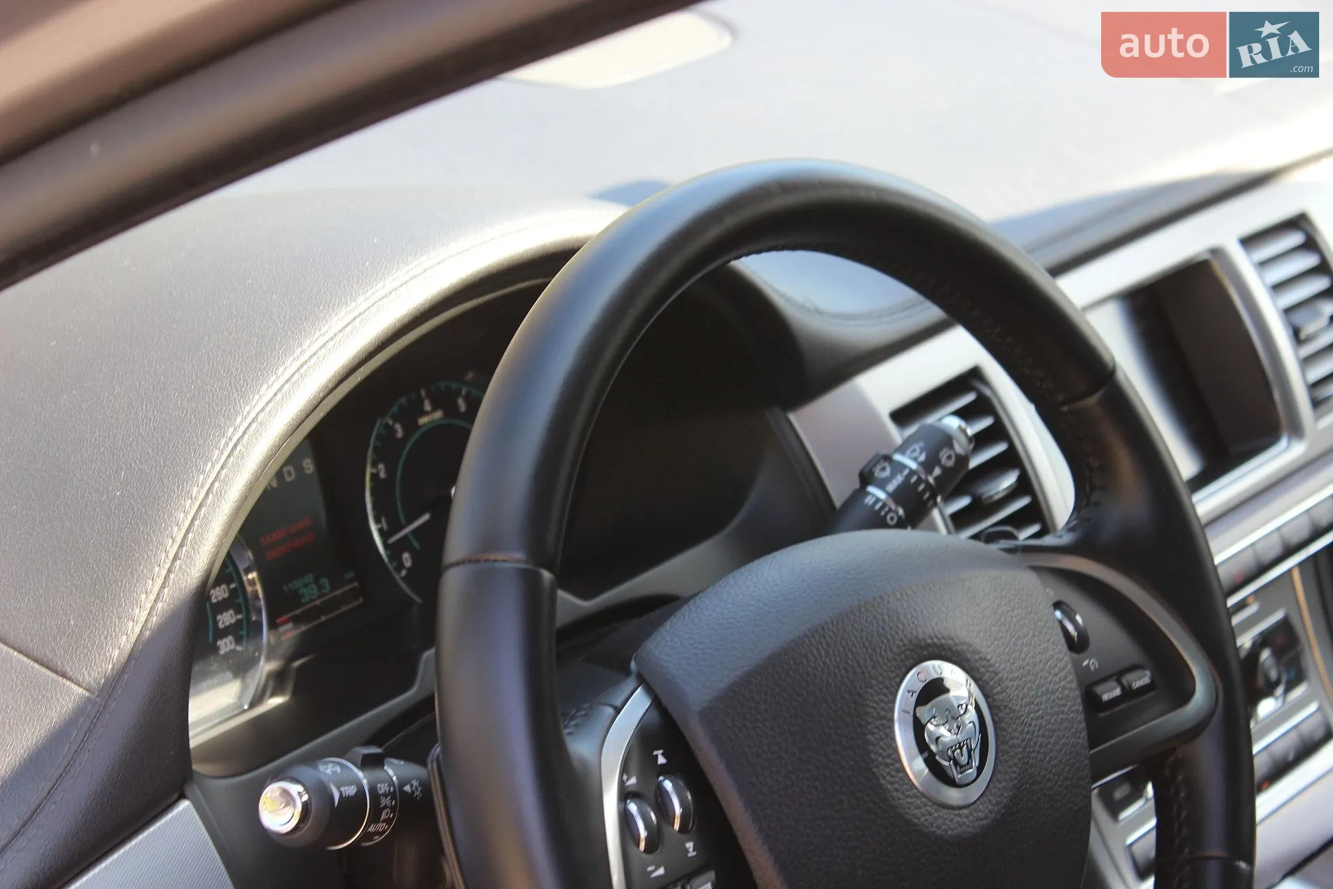 2012 Jaguar XF - мініатюра 18