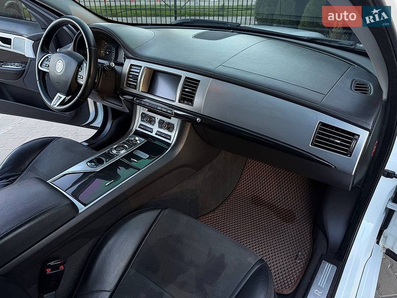 Седан Jaguar XF 2012 в Киеве