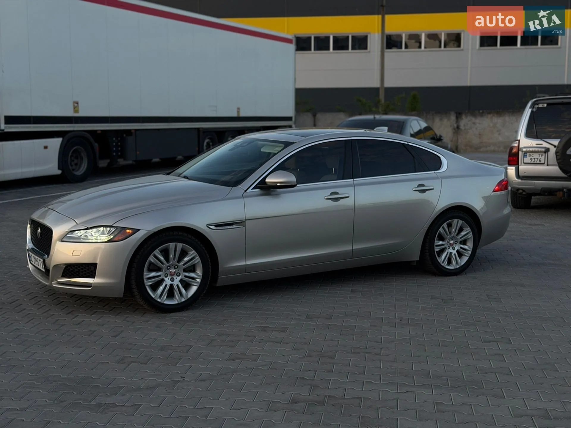 2016 Jaguar XF - мініатюра 5