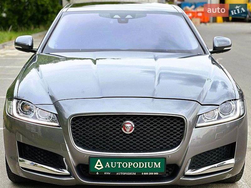 Седан Jaguar XF 2018 в Киеве