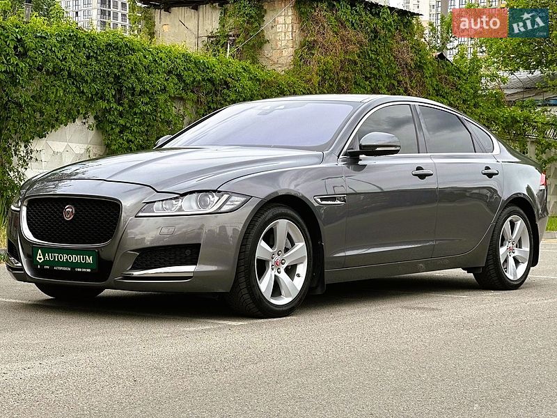 Седан Jaguar XF 2018 в Киеве