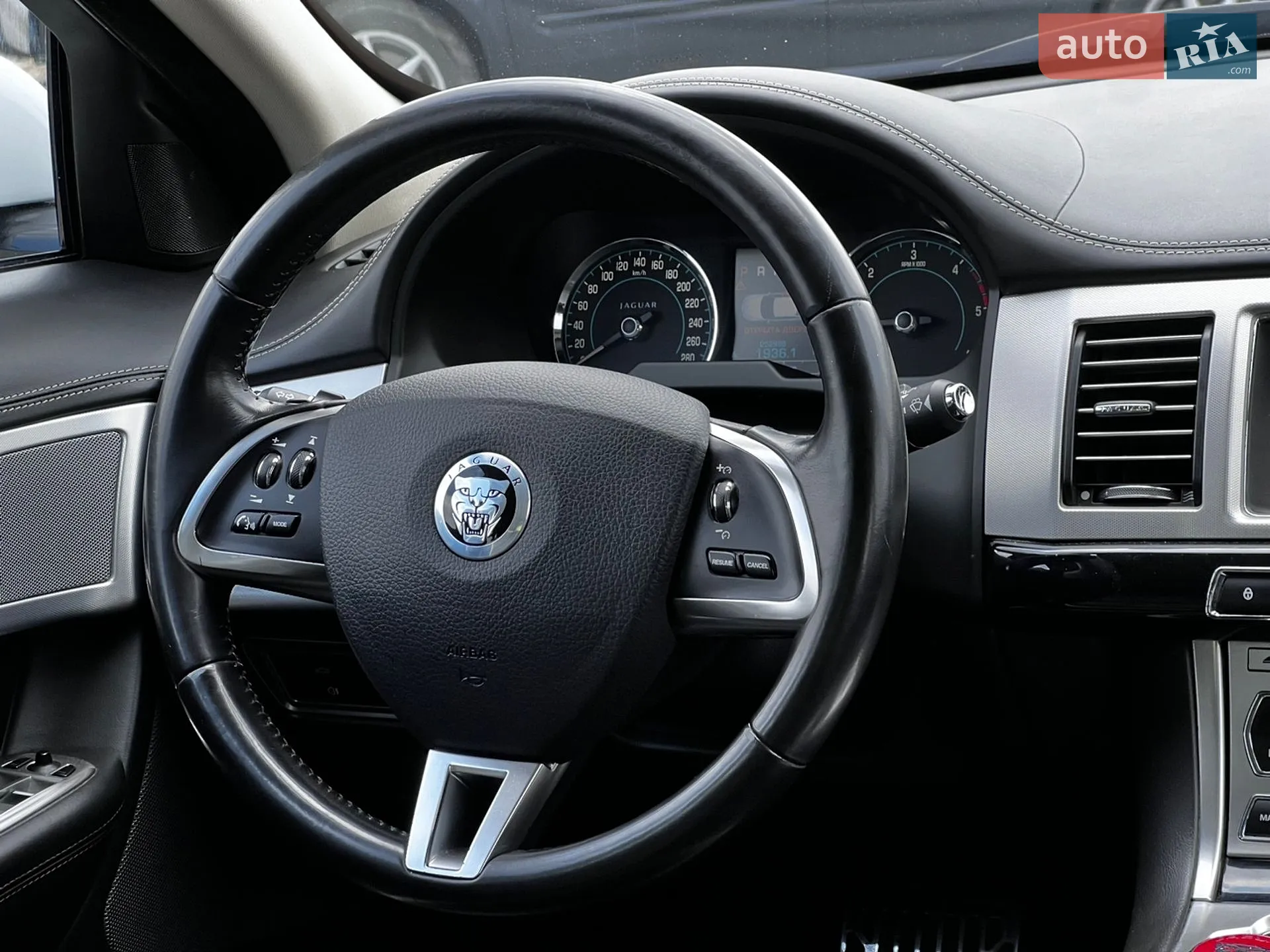 2012 Jaguar XF - мініатюра 27