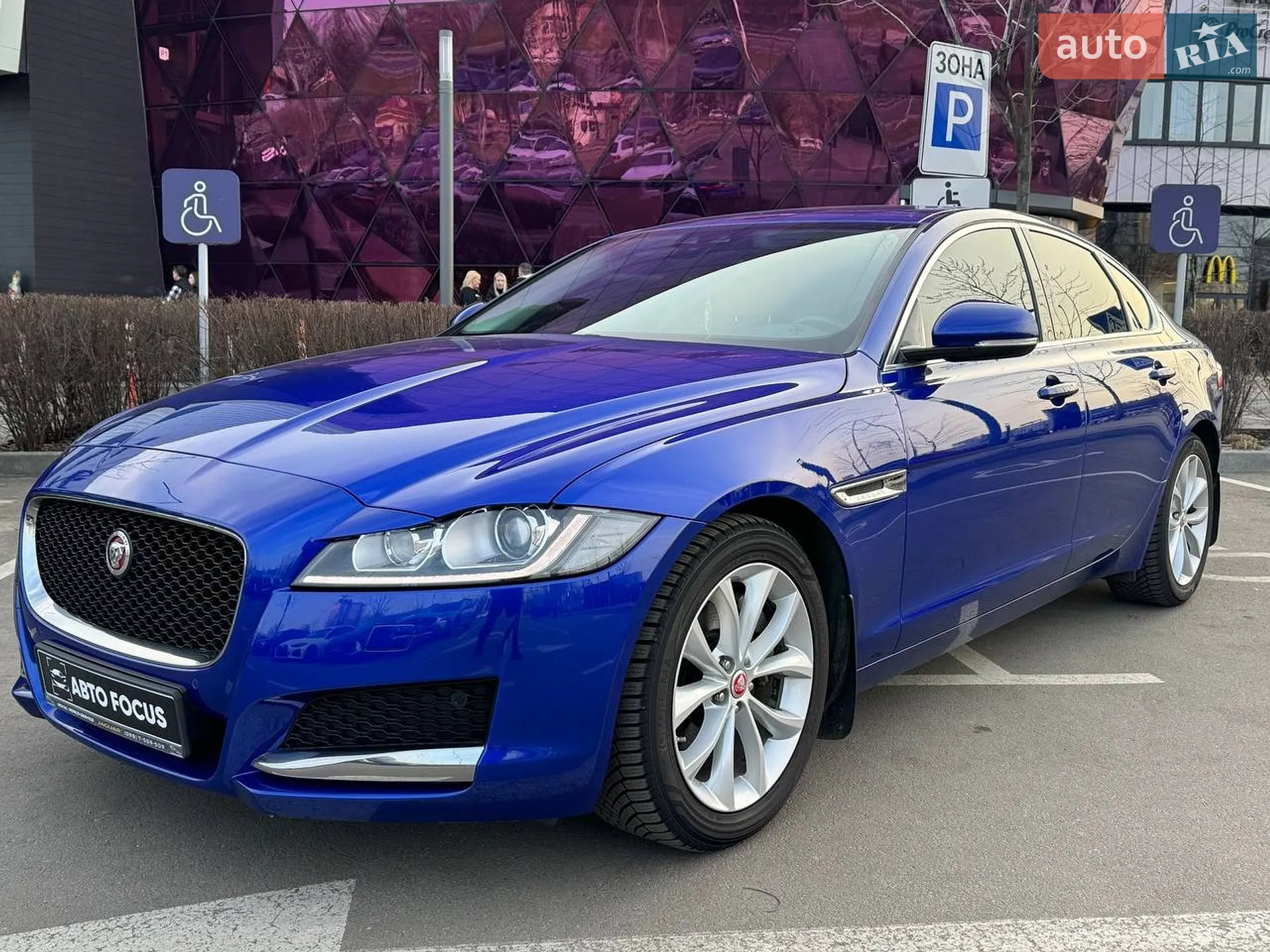 2017 Jaguar XF - мініатюра 4