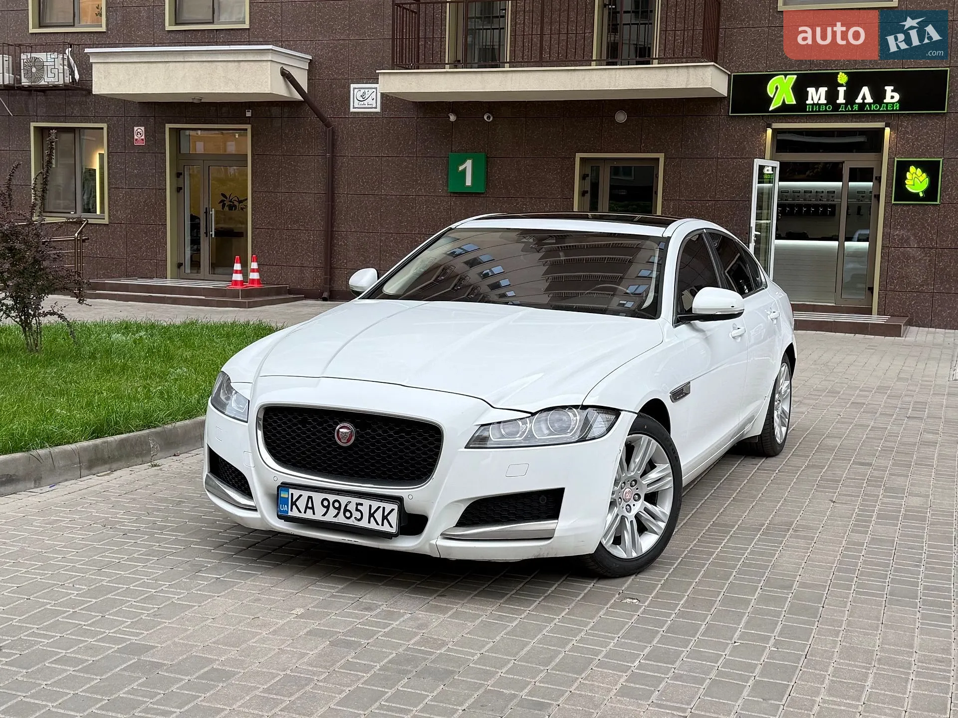 2015 Jaguar XF - мініатюра 4