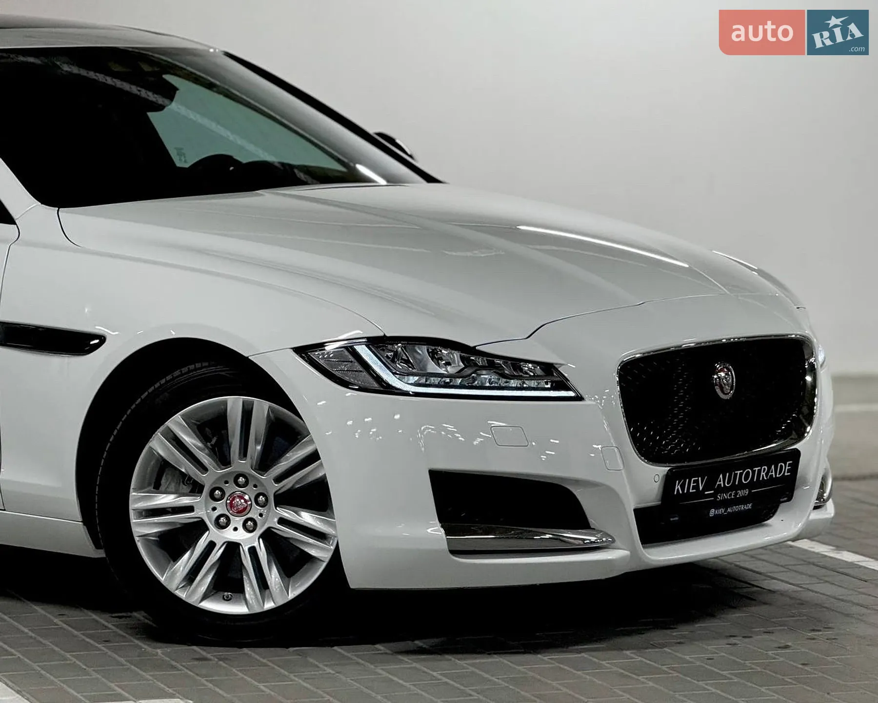 2016 Jaguar XF - мініатюра 3