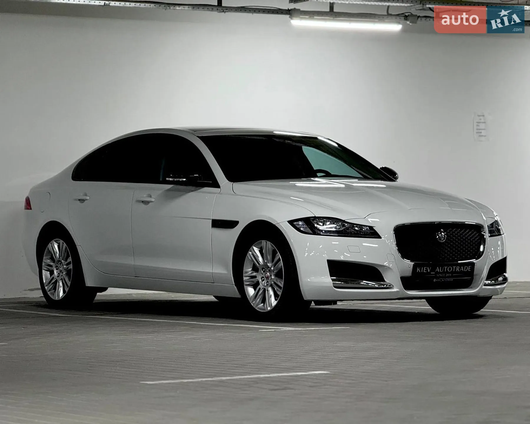 2016 Jaguar XF - мініатюра 6