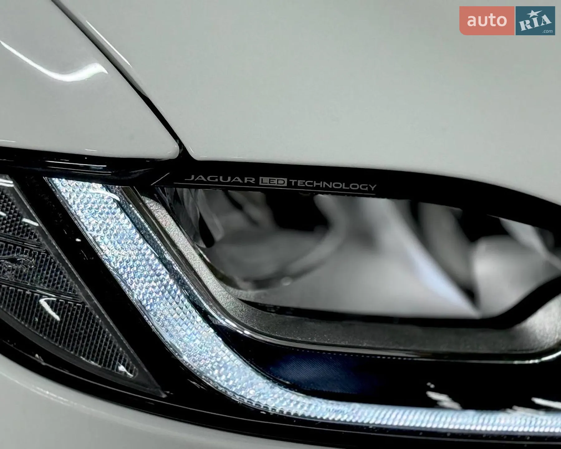 2016 Jaguar XF - мініатюра 8