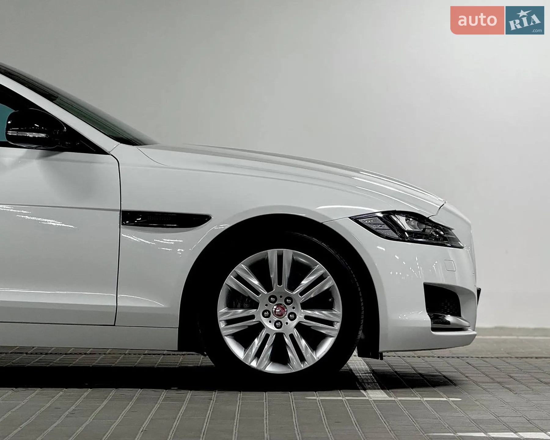 2016 Jaguar XF - мініатюра 11
