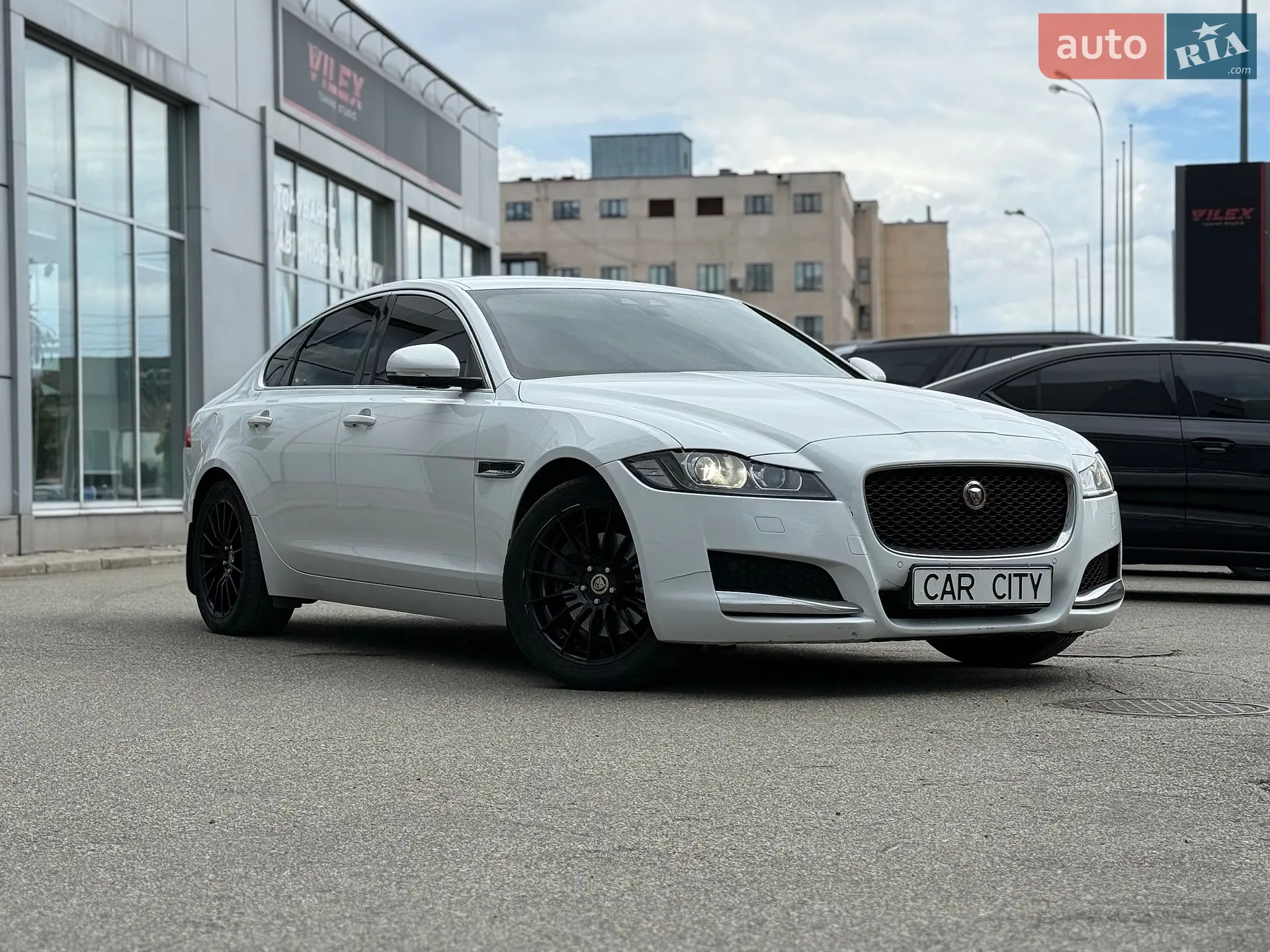 2016 Jaguar XF - мініатюра 8