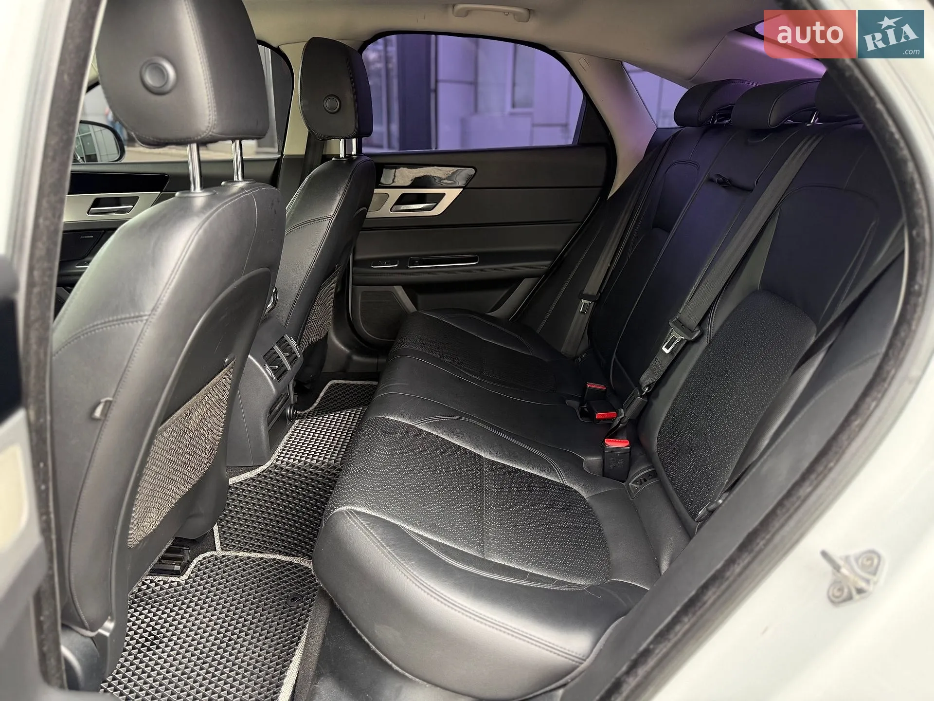 2016 Jaguar XF - мініатюра 15