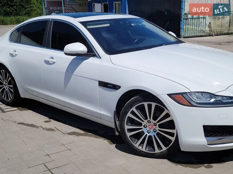 Jaguar XF
