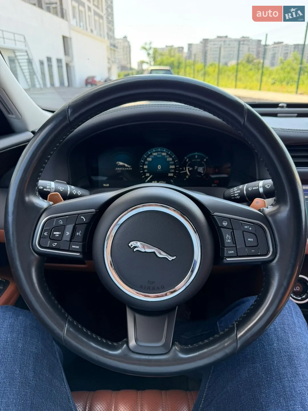 2016 Jaguar XF - мініатюра 21