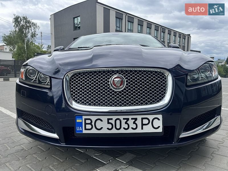 Седан Jaguar XF 2014 в Львове