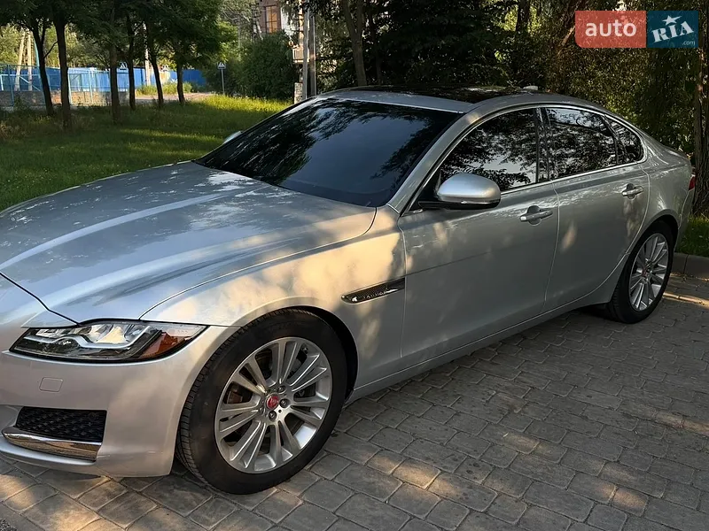 Jaguar XF