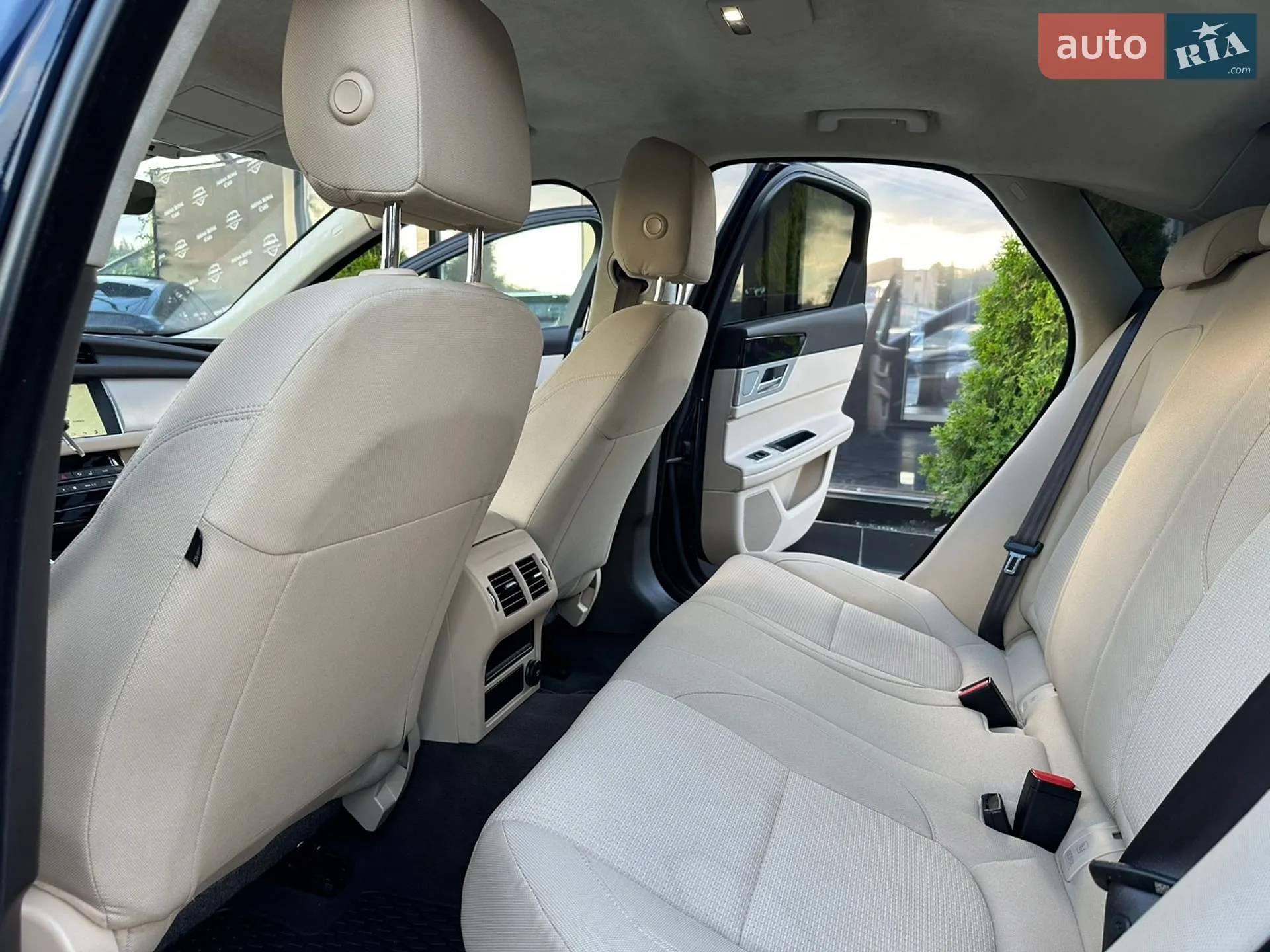 2020 Jaguar XF - мініатюра 16
