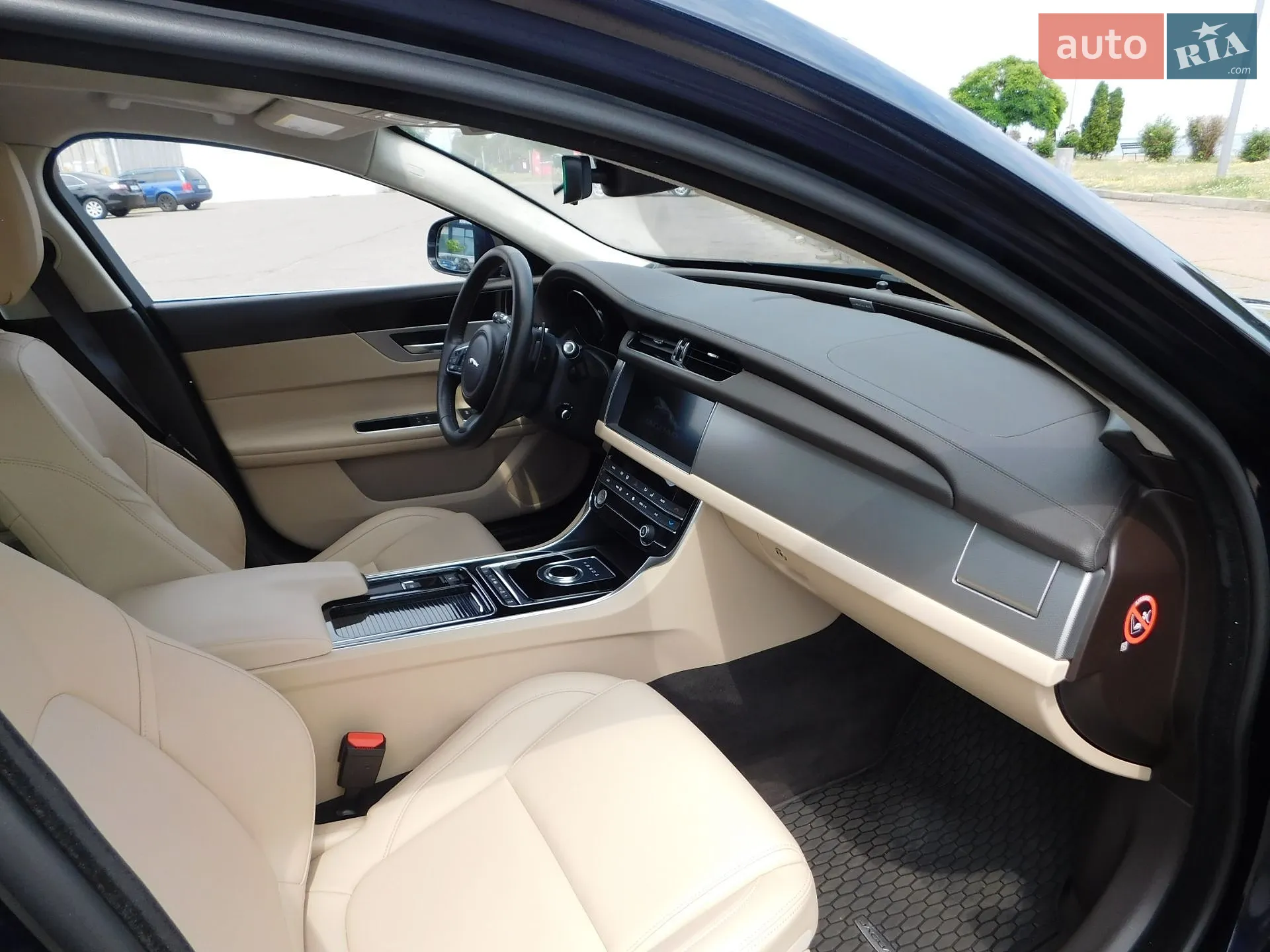 2019 Jaguar XF - мініатюра 18