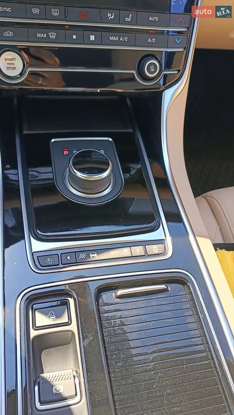 2019 Jaguar XF - мініатюра 28