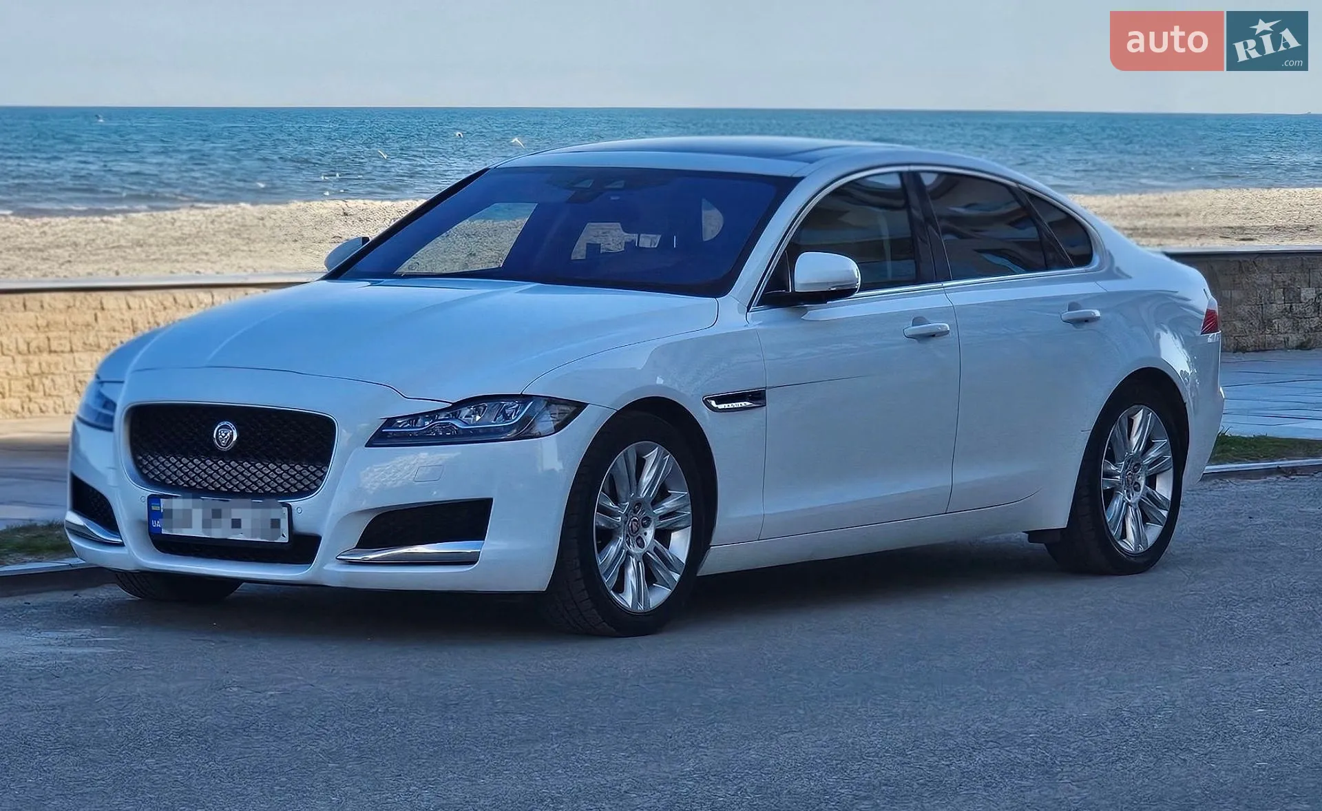 2016 Jaguar XF - мініатюра 2