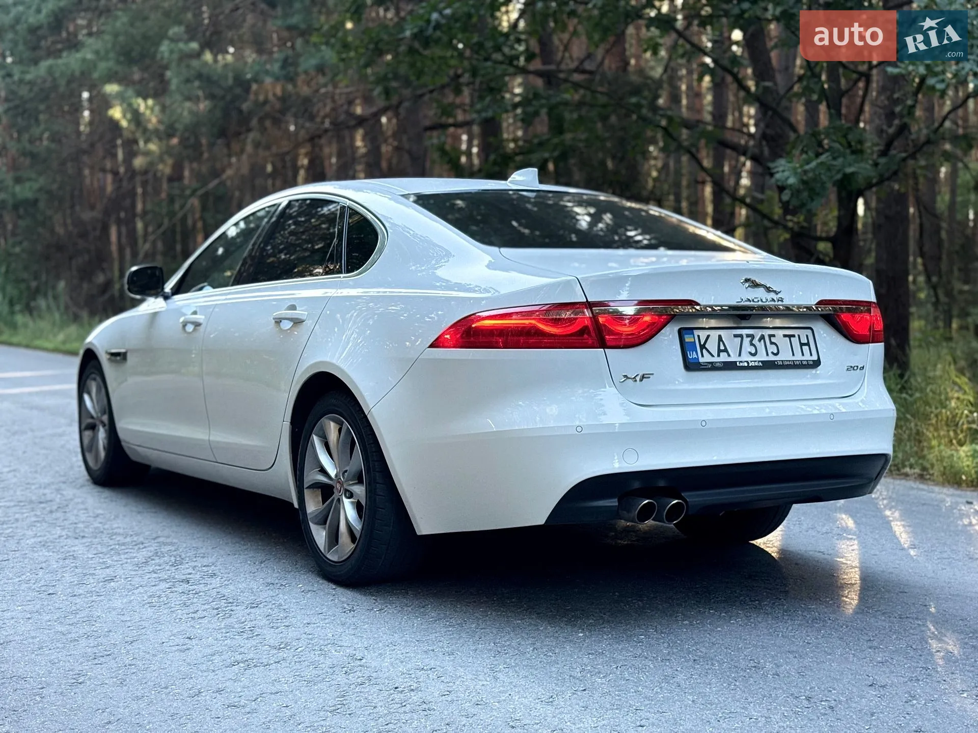 2016 Jaguar XF - мініатюра 3