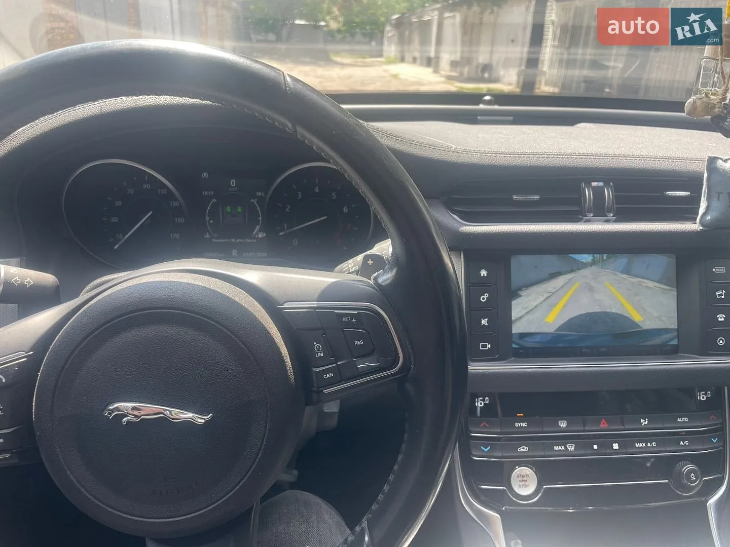 2018 Jaguar XF - мініатюра 3