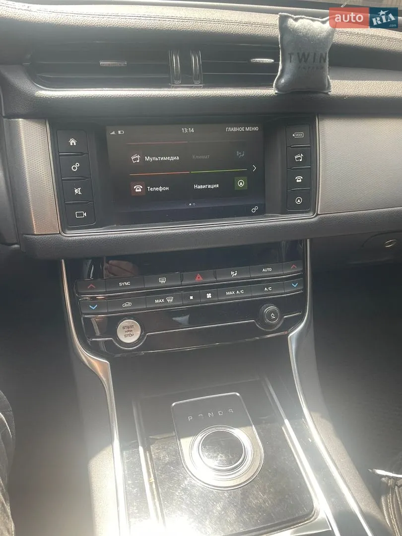 2018 Jaguar XF - мініатюра 12