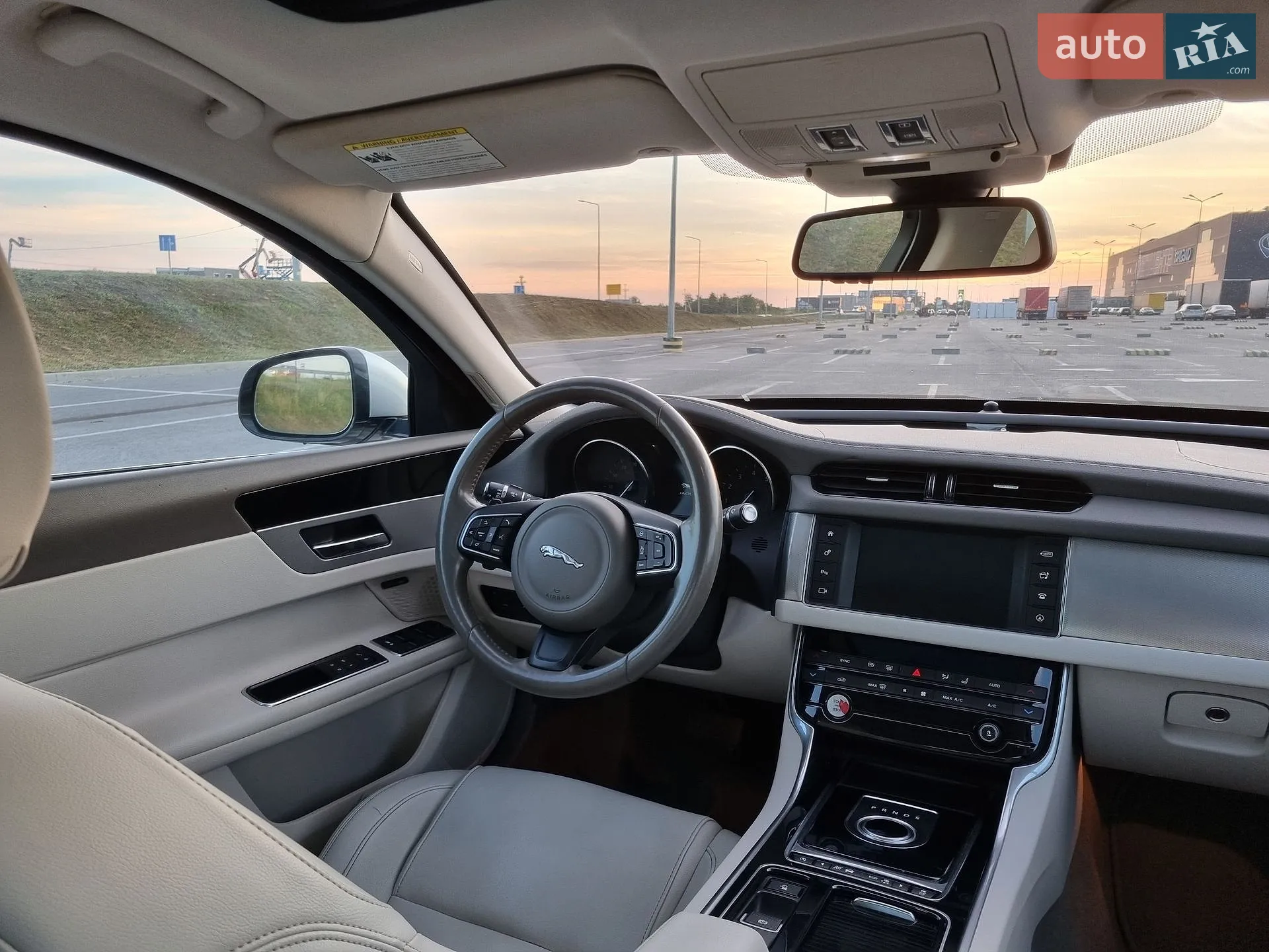 2016 Jaguar XF - мініатюра 12