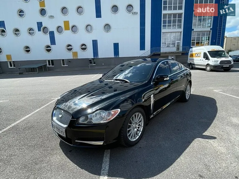 Jaguar XF