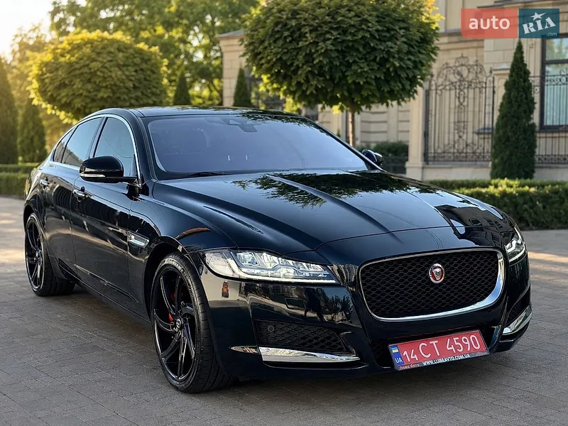 Jaguar XF