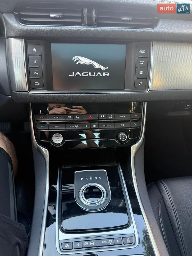 2016 Jaguar XF - мініатюра 9