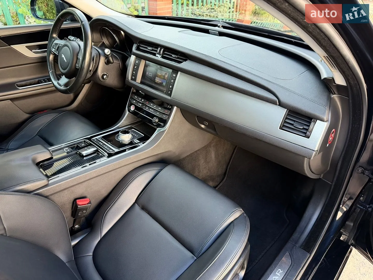 2016 Jaguar XF - мініатюра 14