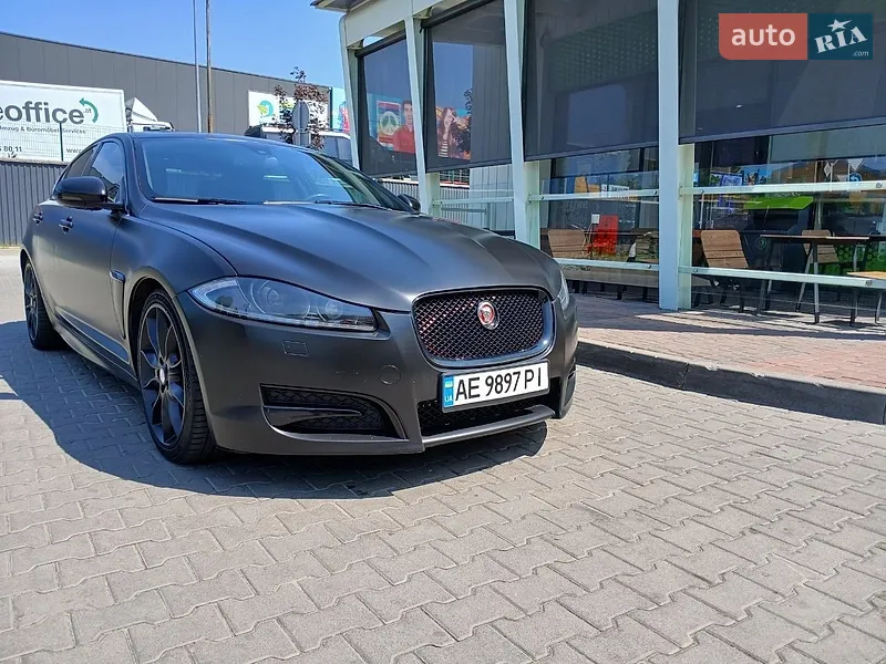Jaguar XF