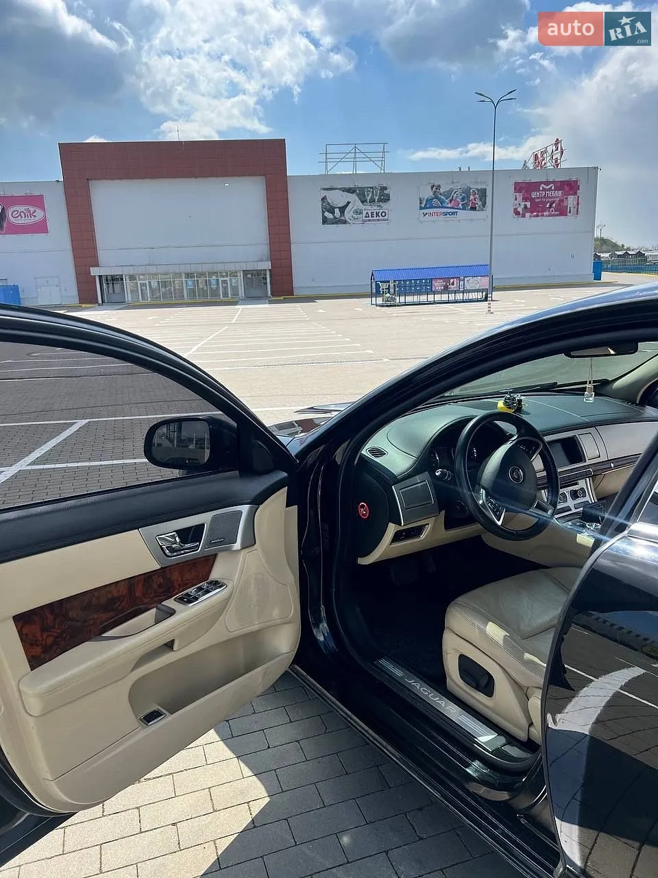 2015 Jaguar XF - мініатюра 8