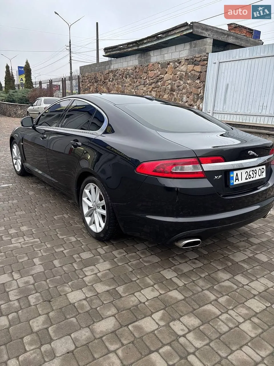 2010 Jaguar XF - мініатюра 2